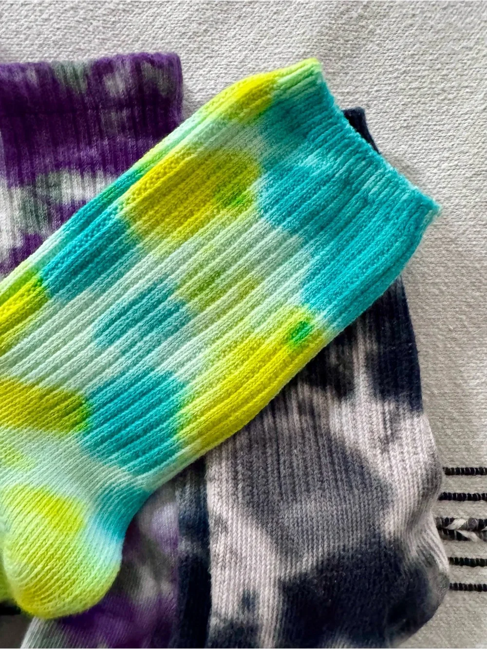 7 Pack Tie-Dye Crew Socks for Men - Multicolor Pack